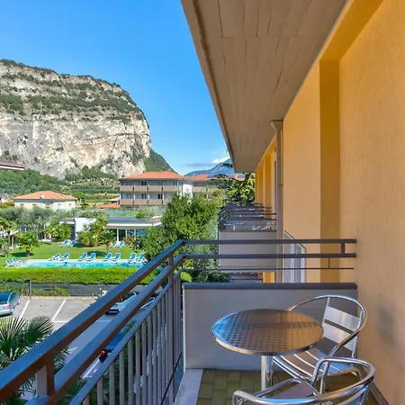 Hotel Roma Torbole Sul Garda Exterior photo